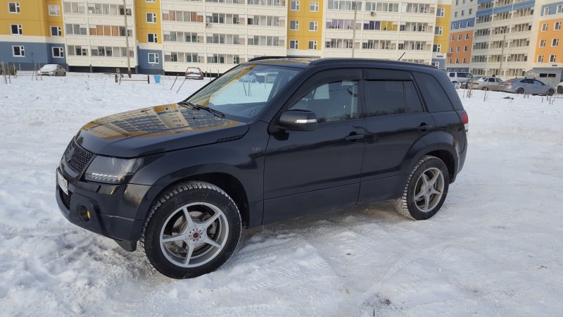 Suzuki Grand Vitara на грязевой резине