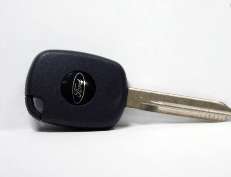 Ключ зажигания выкидной Mazda 3/6, 3 кнопки, чип 4d63, 433,92mhz, лезвие maz24r