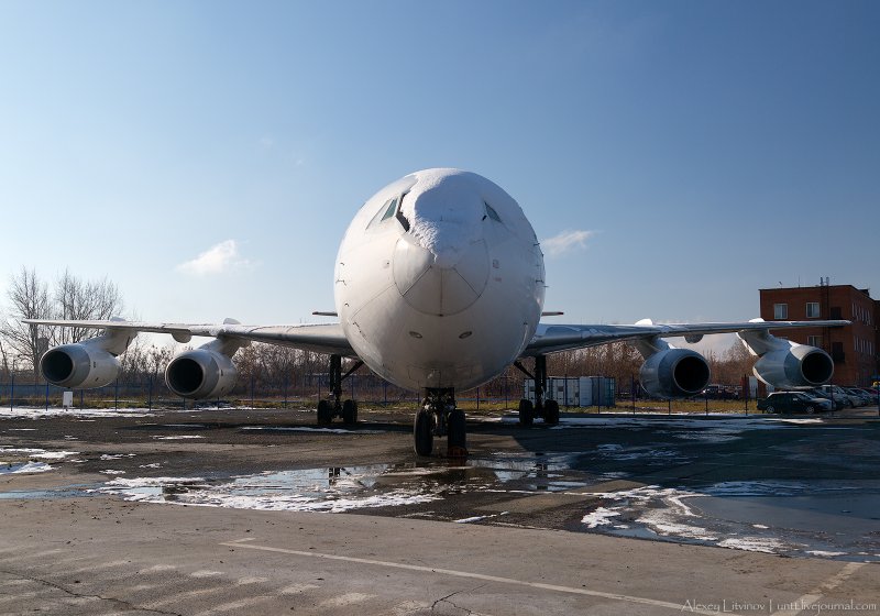 Памятник ил 86 Толмачево