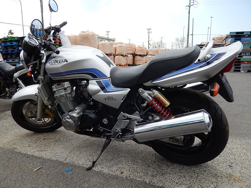 Cb1300 super four
