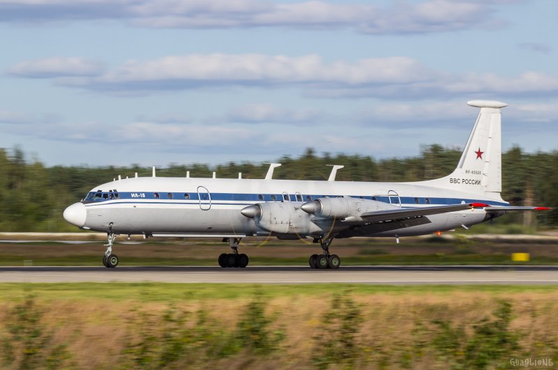 Самолет ил-22 75600