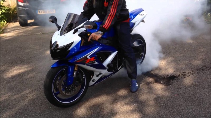 Вилли на Сузуки GSX-R 600