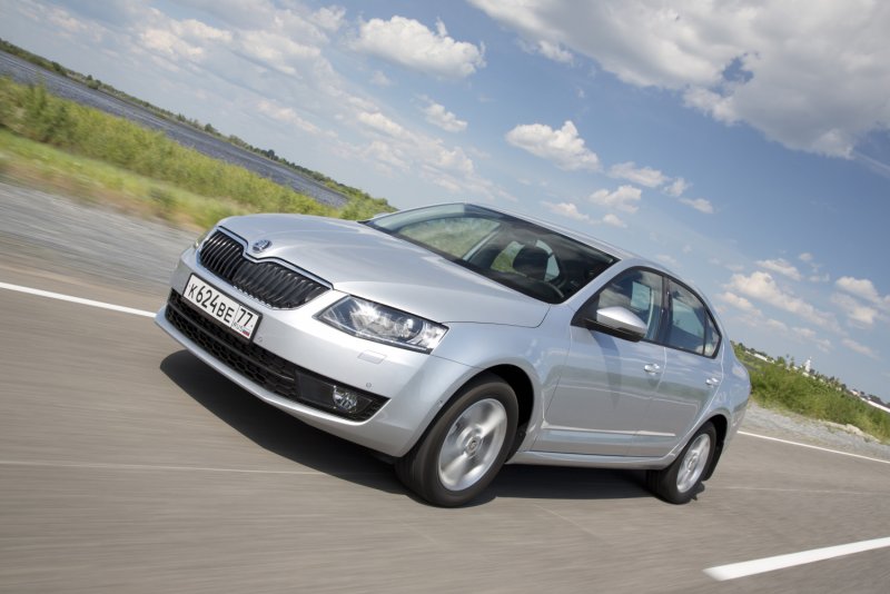 Škoda Octavia 2016 белая