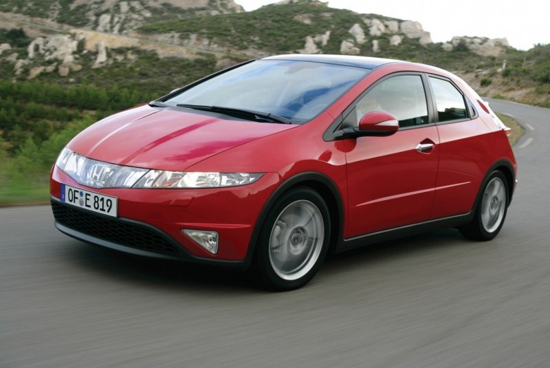Honda Civic 8 хэтчбек