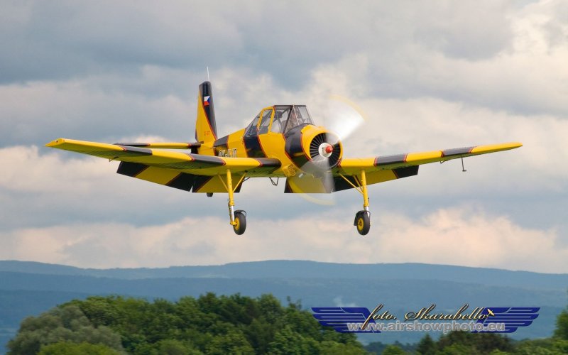 Самолет Zlin 42