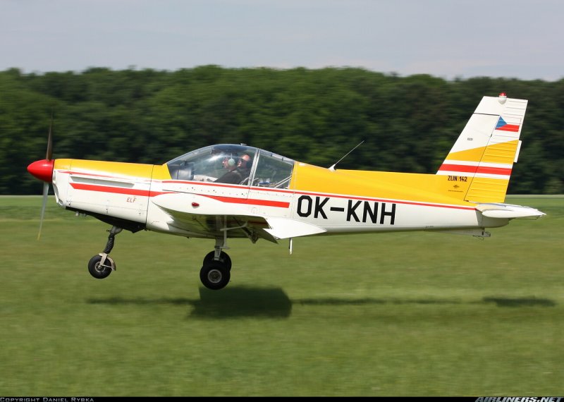 Самолет z-256