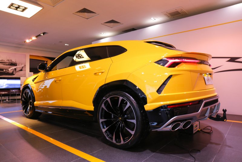 Lamborghini кроссовер Urus