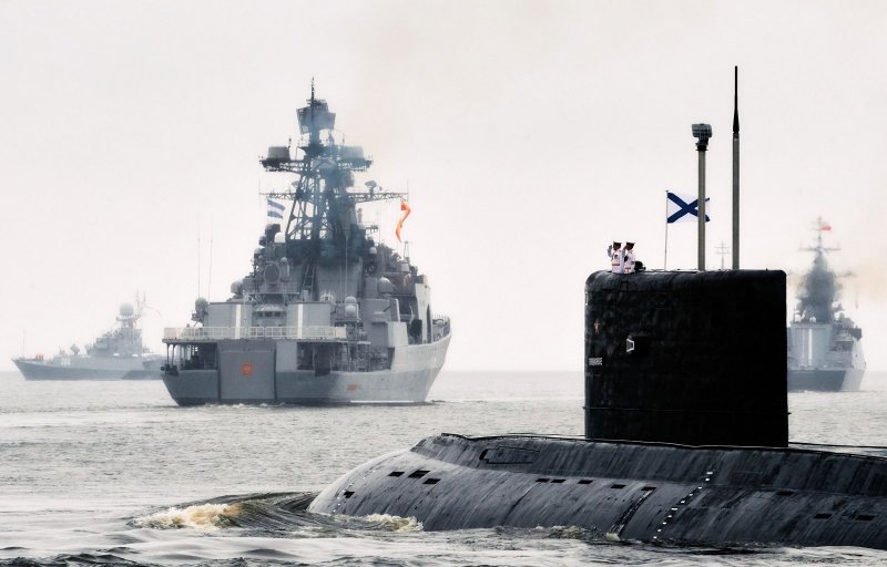 Подводные лодки на параде ВМФ