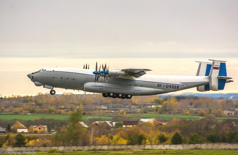 АН-22 "Антей" на грунте
