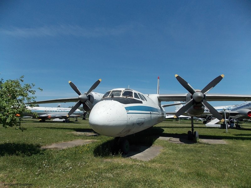 АН-24 новый турбовинтовой самолет