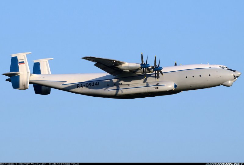 АН-22 Антей грузовая кабина