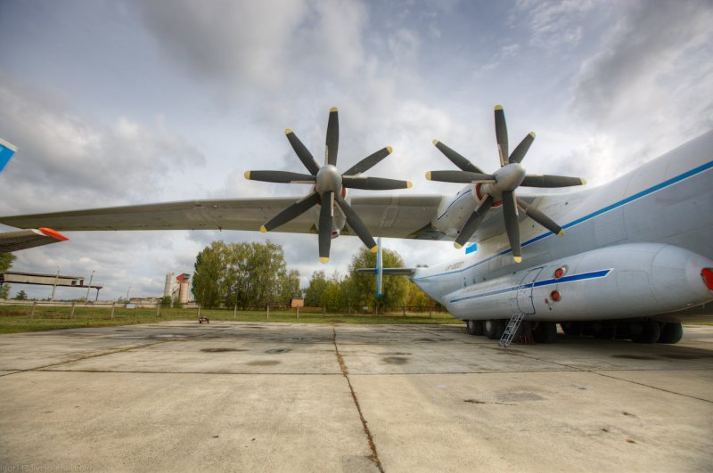 АН-22 RF-09328