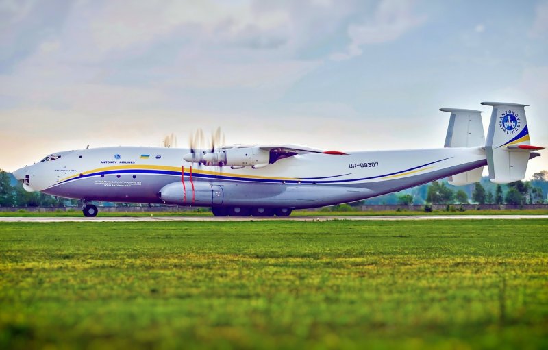 АН 22 Антонов Эйрлайнс
