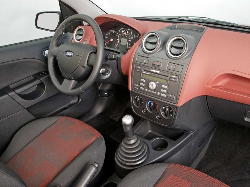 Форд Фиеста mk5 салон