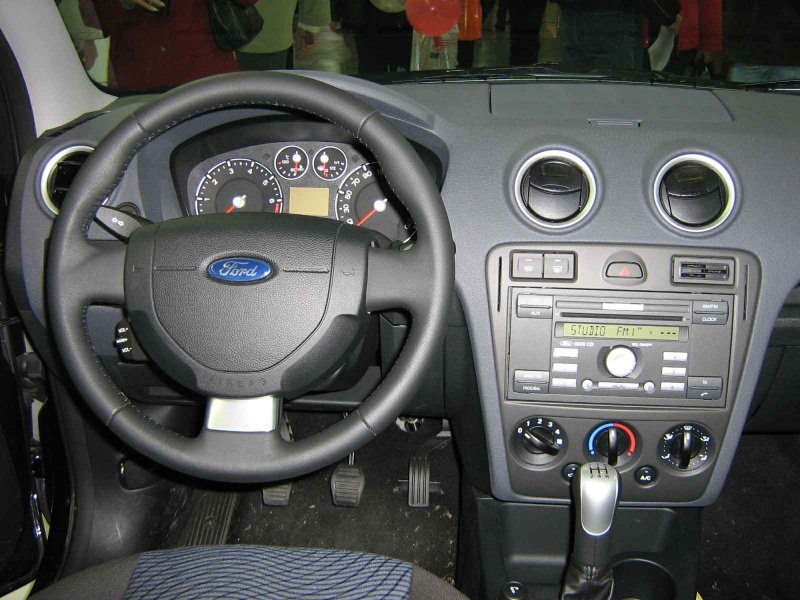 Ford Fusion 2005 салон