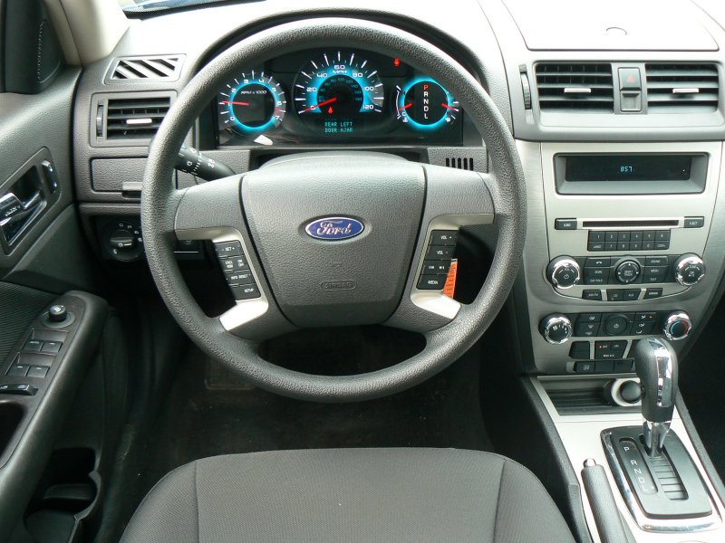 Ford Fusion 2011 салон