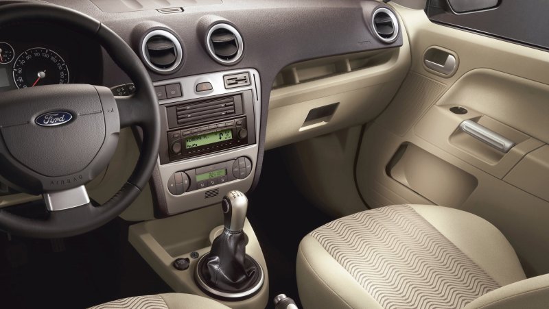 Ford Fusion 2005 салон