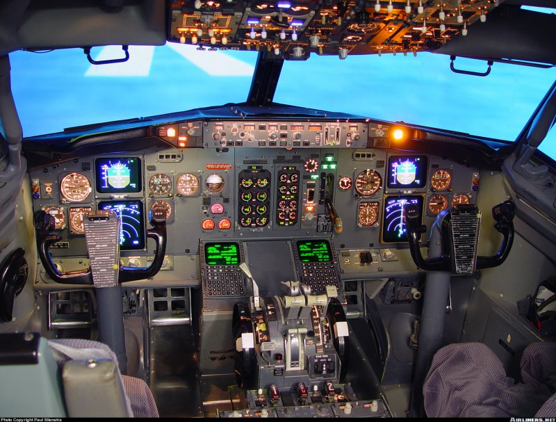 737 Ng кокпит
