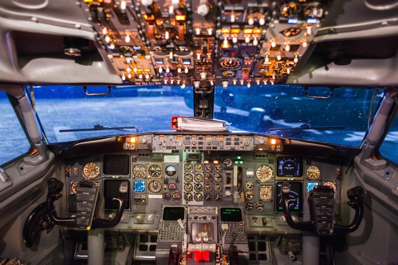 Боинг 737 300 кабина пилотов