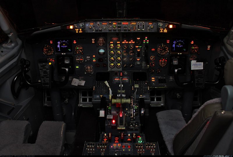Кабина Boeing 737 ng