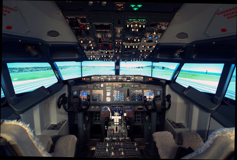 Кабина Boeing 737 ng