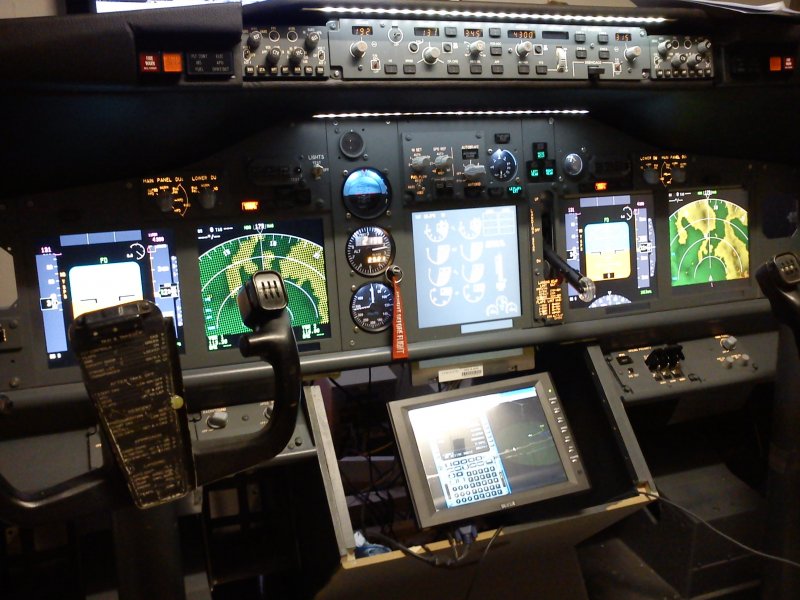 Кабина Боинга 737-800ng