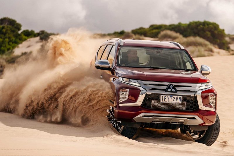 Mitsubishi Pajero 2020