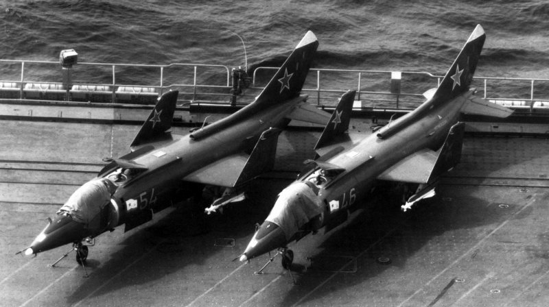 Самолет як-38м