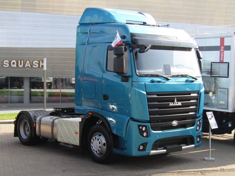 Тягач МАЗ 5440м9