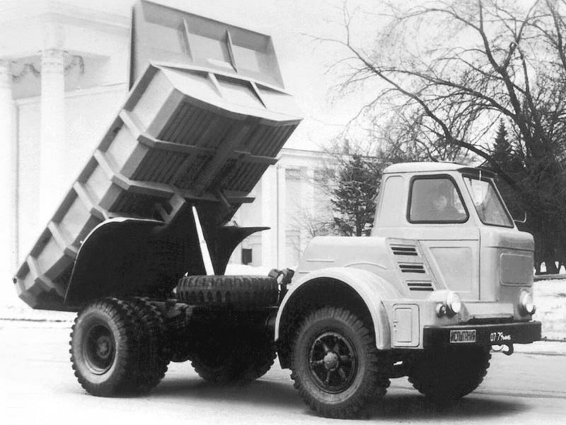 Тягач МАЗ 5440м9
