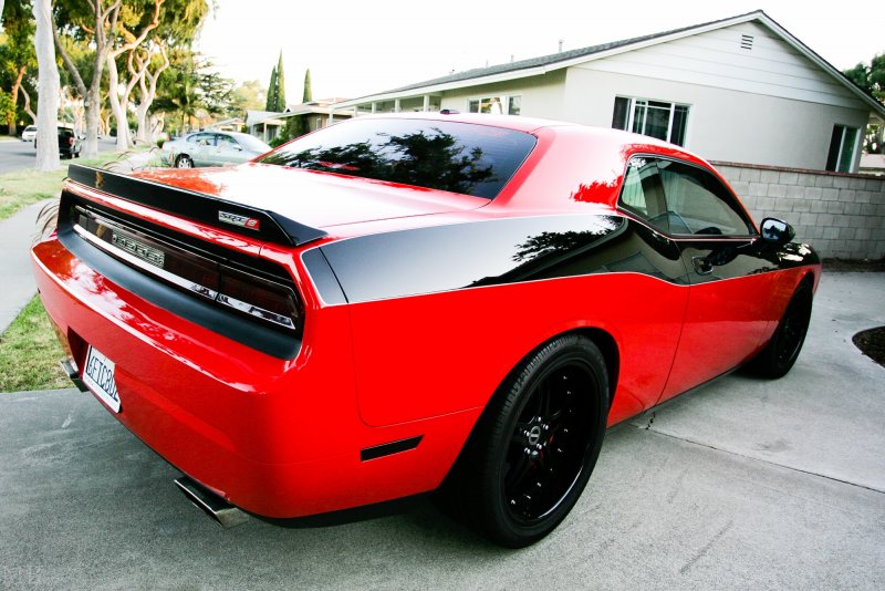 Dodge Challenger srt8 Black