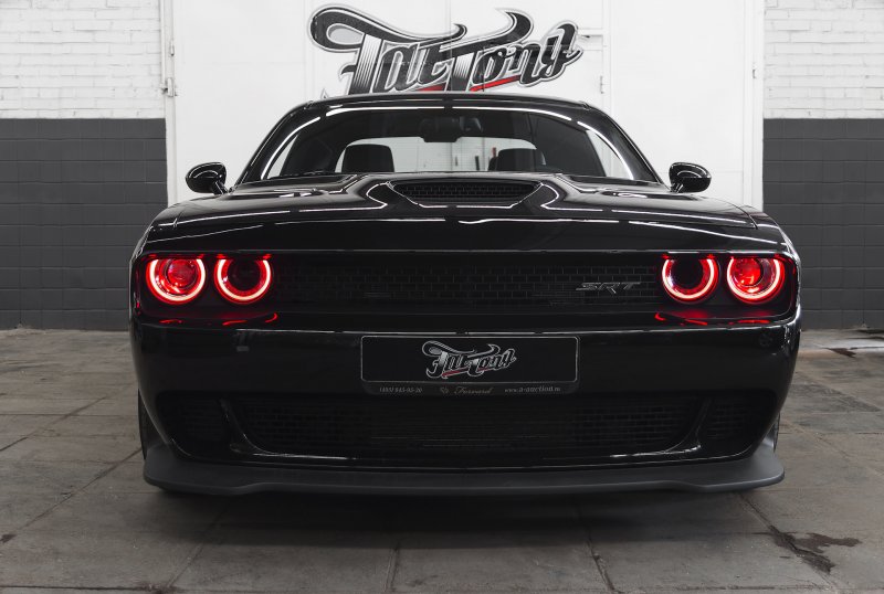 Dodge Challenger Hellcat фары