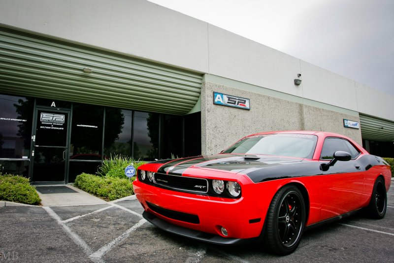 Dodge Challenger srt тюнингованный