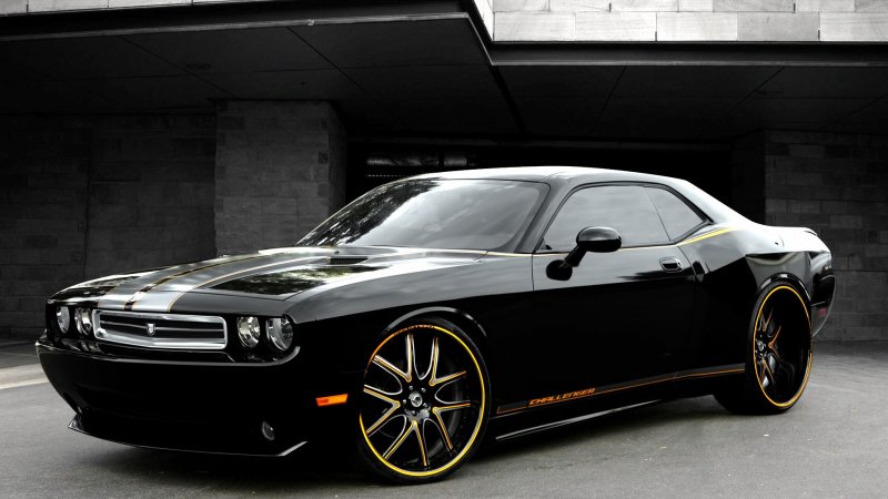 Dodge Challenger srt8