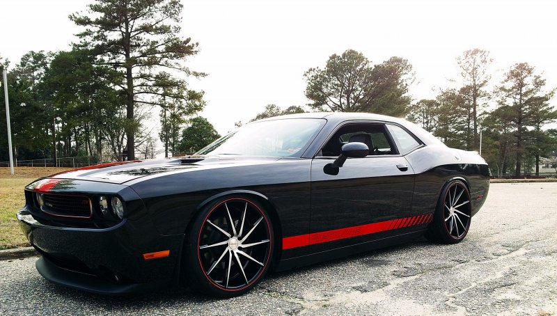 Dodge Challenger тюнингованный