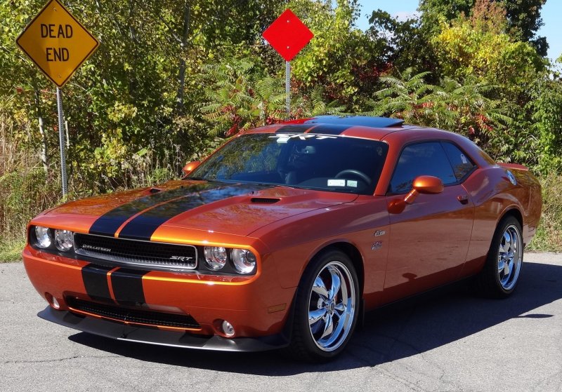 Dodge Challenger srt 10