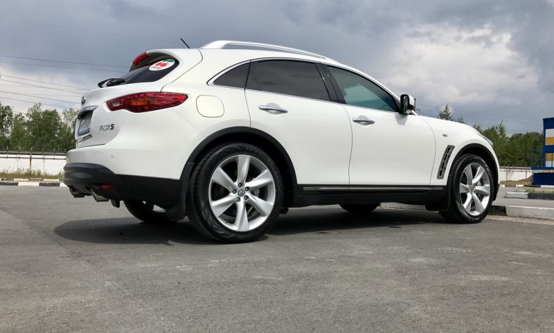 Fx37 Infiniti летательный