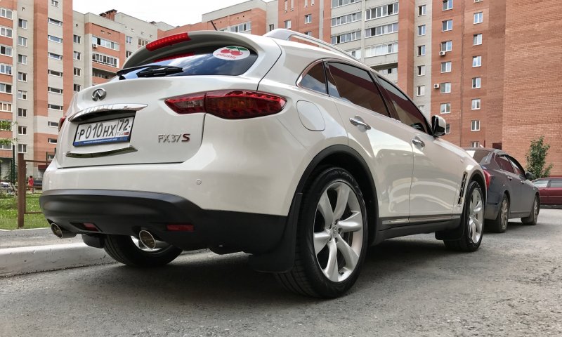 Infiniti fx37 2010