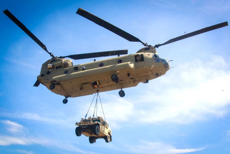 Вертолет Ch-47 Чинук