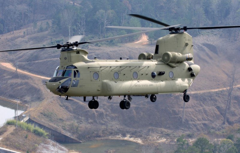 Вертолет Ch-47 Chinook