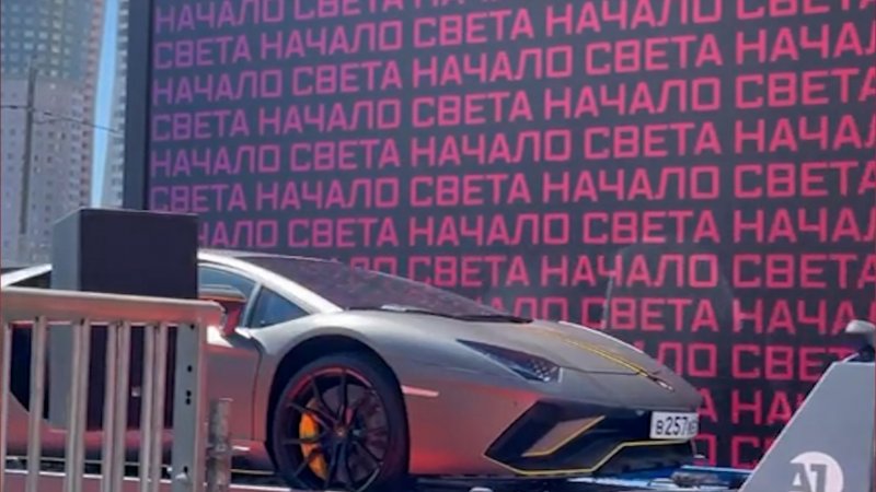 Премия муз ТВ приехала на эвакуаторе