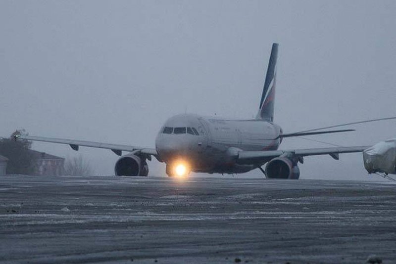 Самолет приземляется