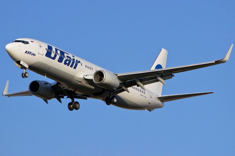 Самолёт Боинг 737-800 ЮТЭЙР