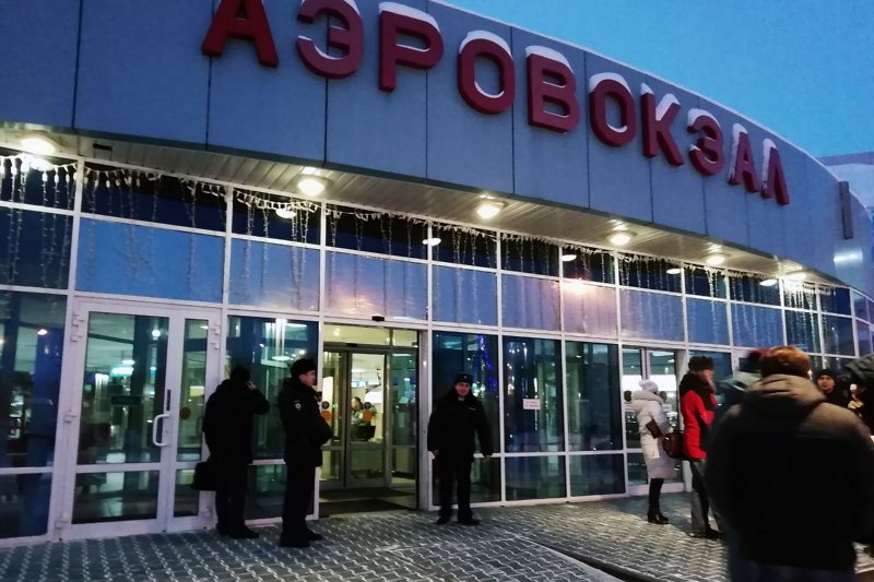 Аэропорт Ханты-Мансийск самолет
