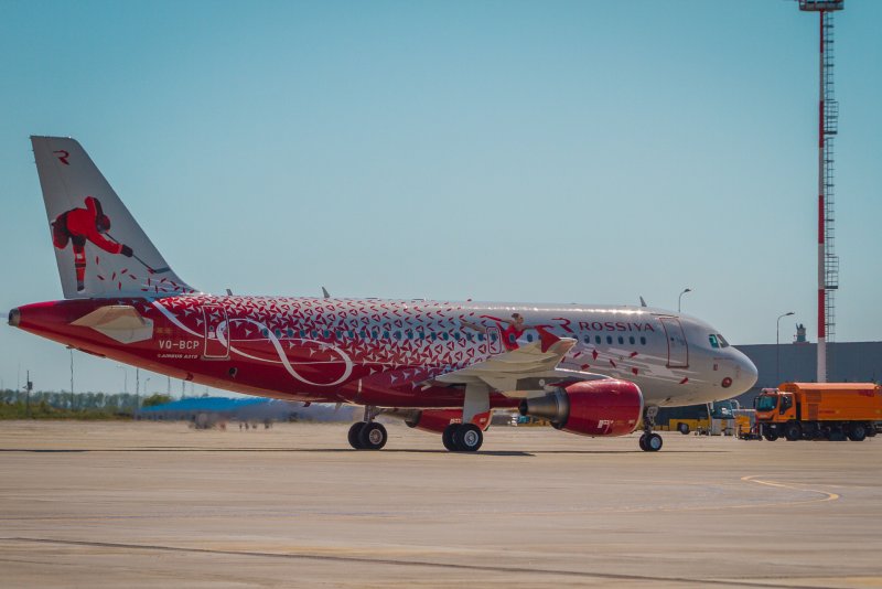 Самолет Россия 5619