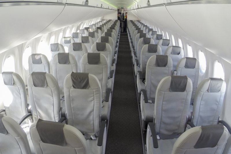 Bombardier cs300 Business Jet