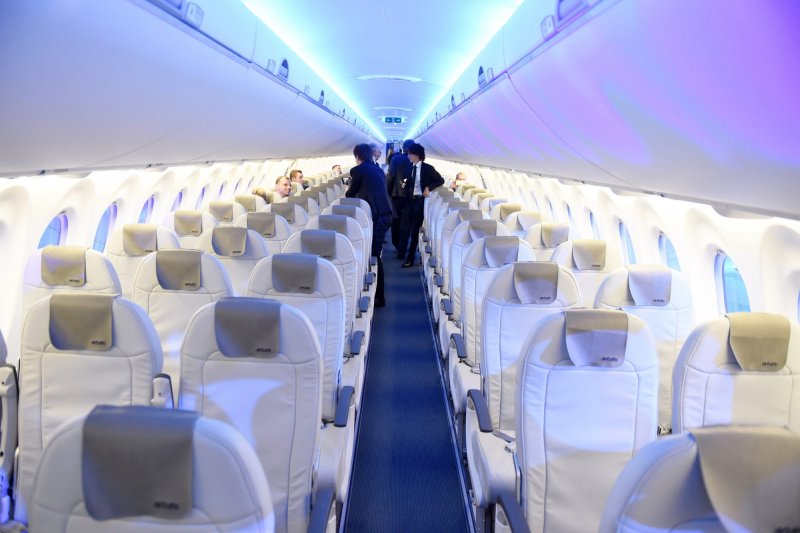 Bombardier a220-300
