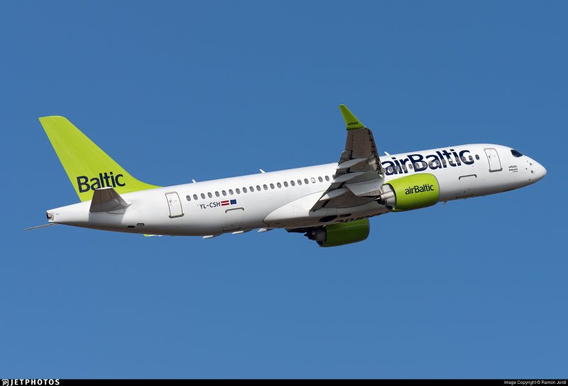 Bombardier cs300 фото