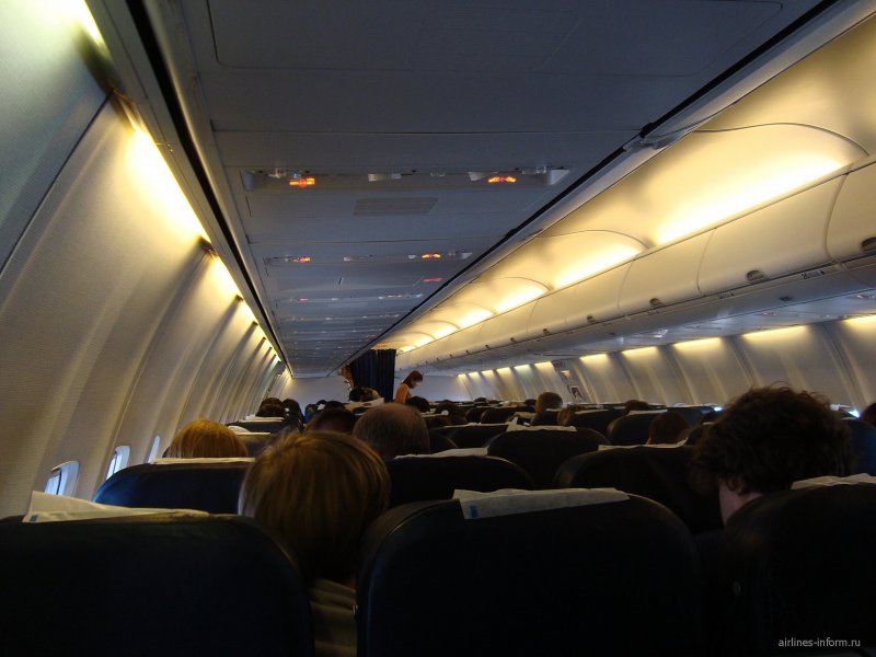 Самолет Боинг 737 900