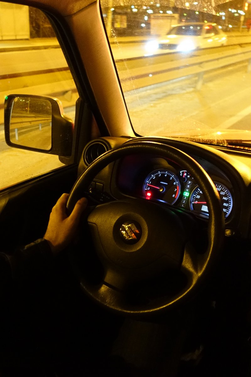 Вид из салона автомобиля